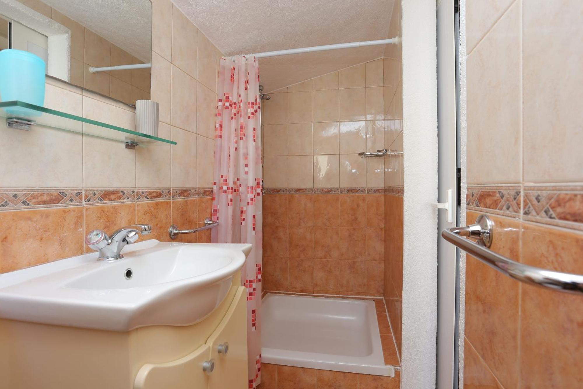 Apartments By The Sea Baska Voda, Makarska - 300 외부 사진